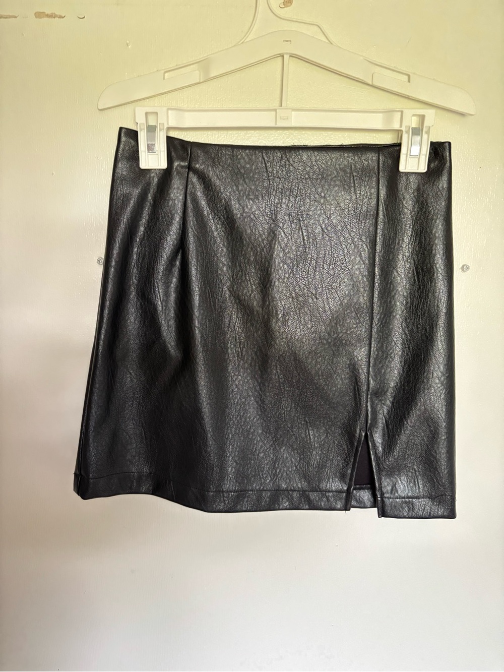 wild fable Black Faux Leather Mini Skirt with Front Notch